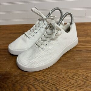 White Atoms Model 000 Sneaker Shoes, Men Size 4.5, Women 6 Comfortable
